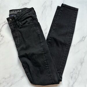 American Eagle Women’s US 00R Black Distressed Denim X Super Hi-Rise Jeggings